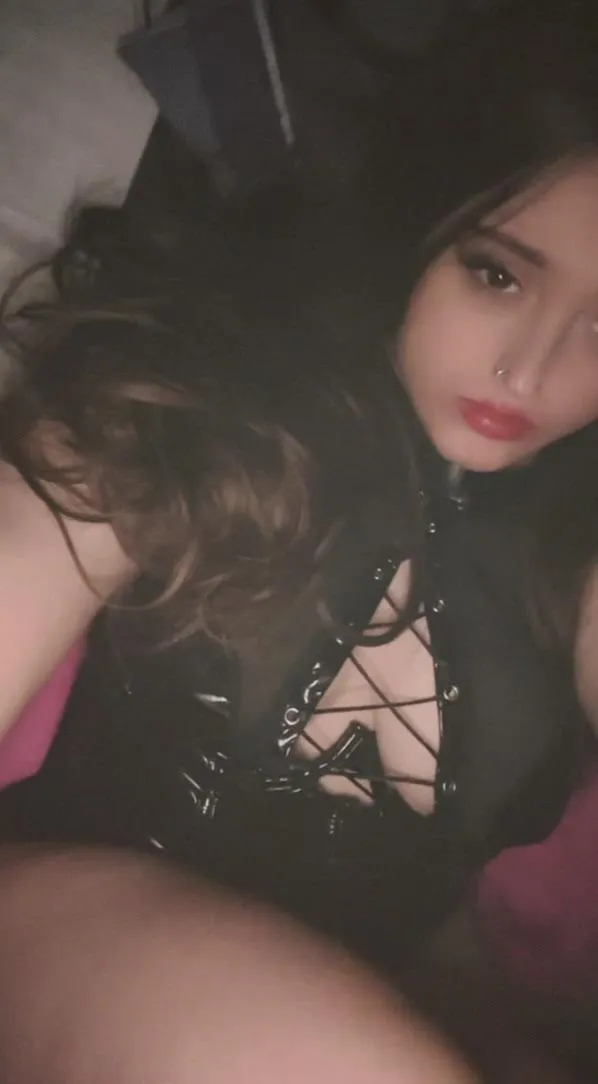 I want a hot older guy