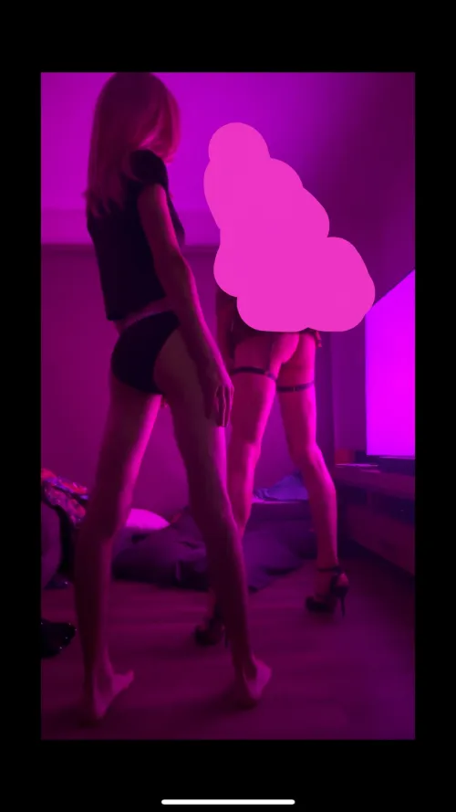 Looking for someone to take pics of me dressed up now