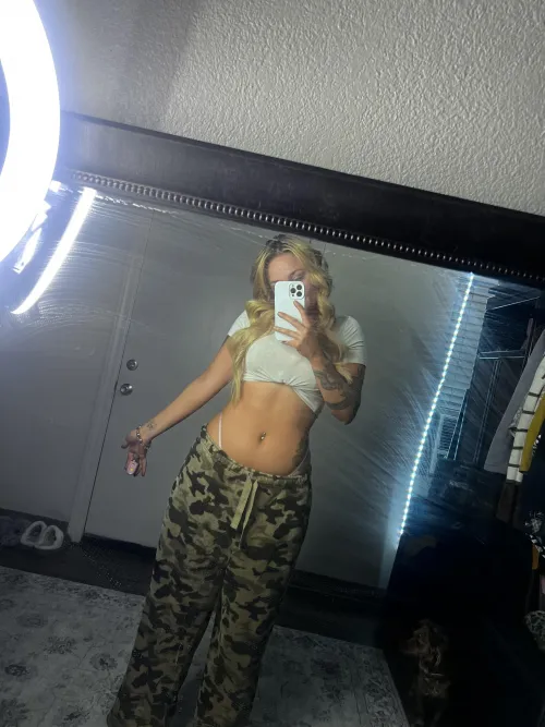 MF4MF looking for tonight 02/08/25. We can host by the Phoenix airport. No single men. We love latinas and older women