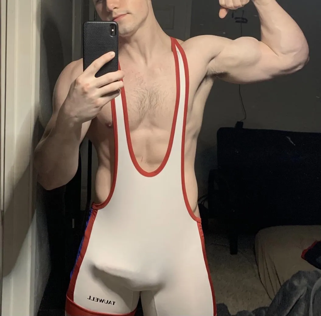 Pin my ass bro! LFG! 22 cocky bottom bro here