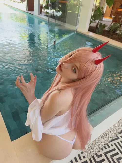 Power cosplay (Alina Becker)