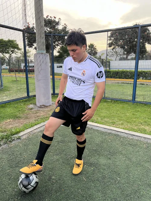 Smell these filthy socks and sneakers!