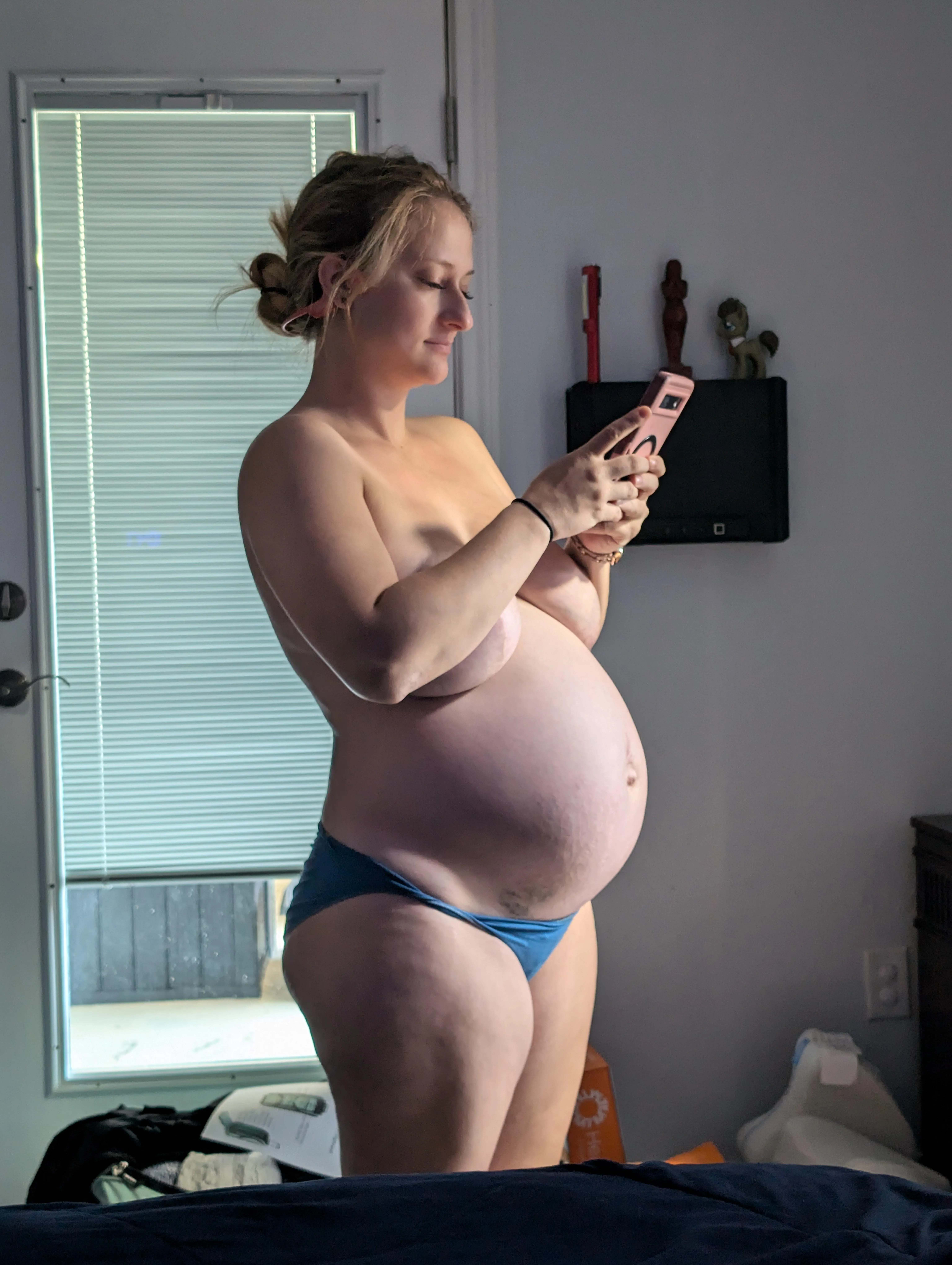 So petite, so pregnant