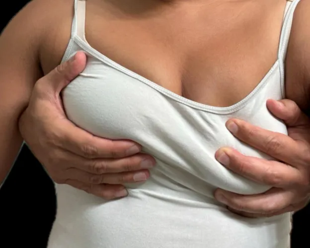 Who else loves titties you n a tank top?