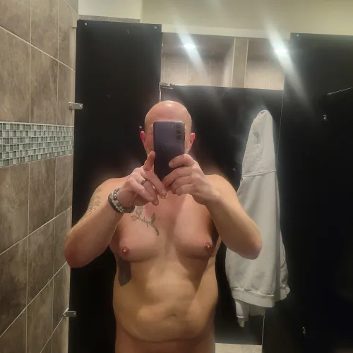 Would any woman ever consider picking me at a party? Roast away