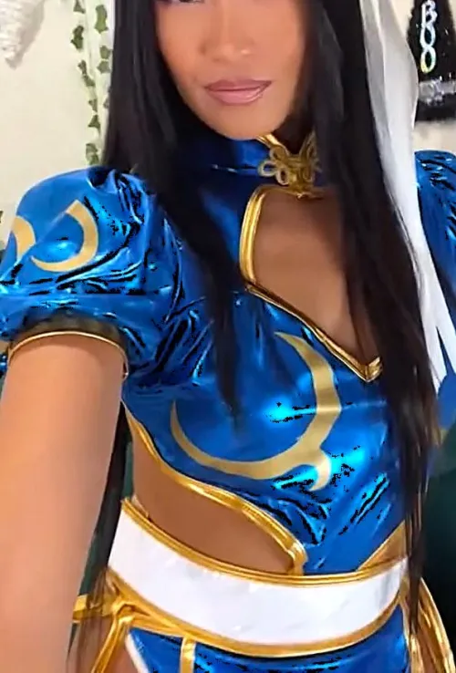 Chun-li from StreetFighter cosplay by Sunshine