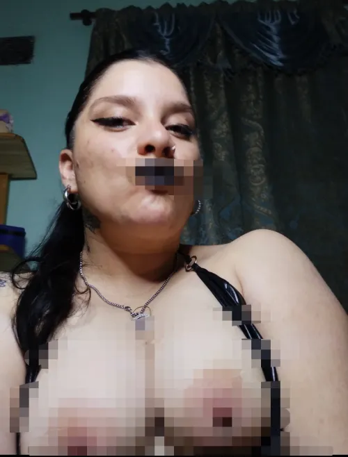 Feel lucky to look at me