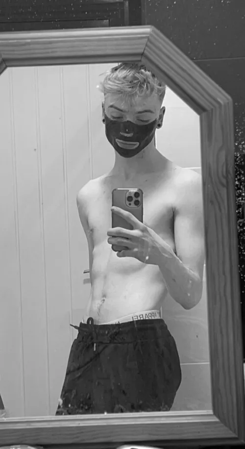 hehe who want to smell my sweaty feetlng day at work hehe @joshyboi123 on MTW xxx