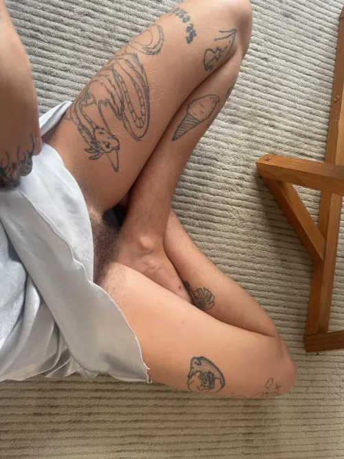 I feel like my pussy looks extra sexy with a bush