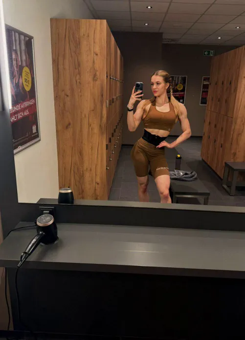 I'll give you a handjob with my sweaty biceps