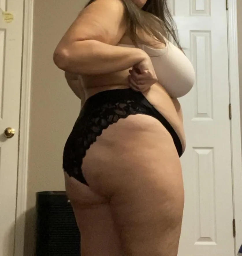 Lace in the back adds a little sexiness to a comfy pair of panties