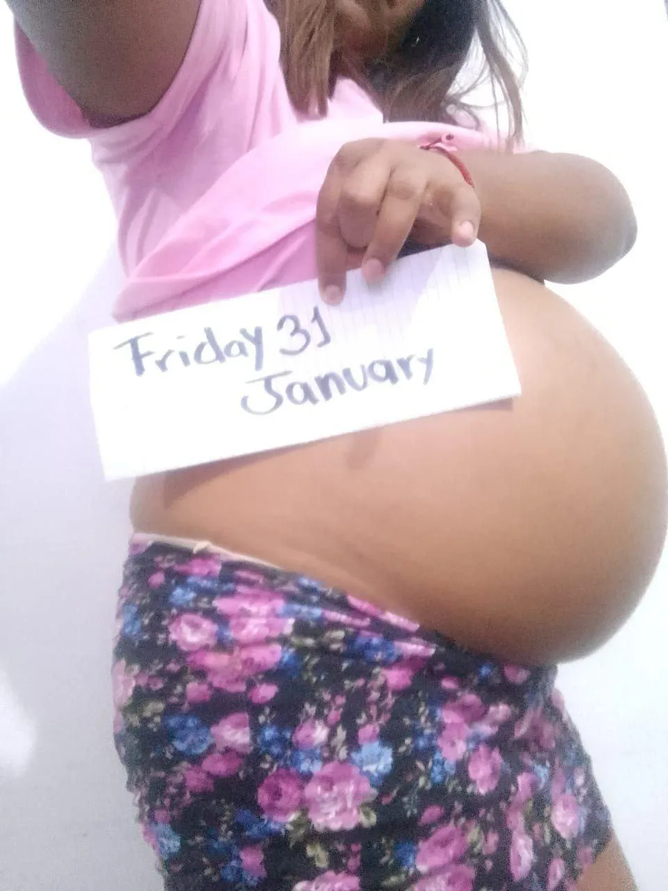 My beautiful 7 -month belly needs help to be spoiled