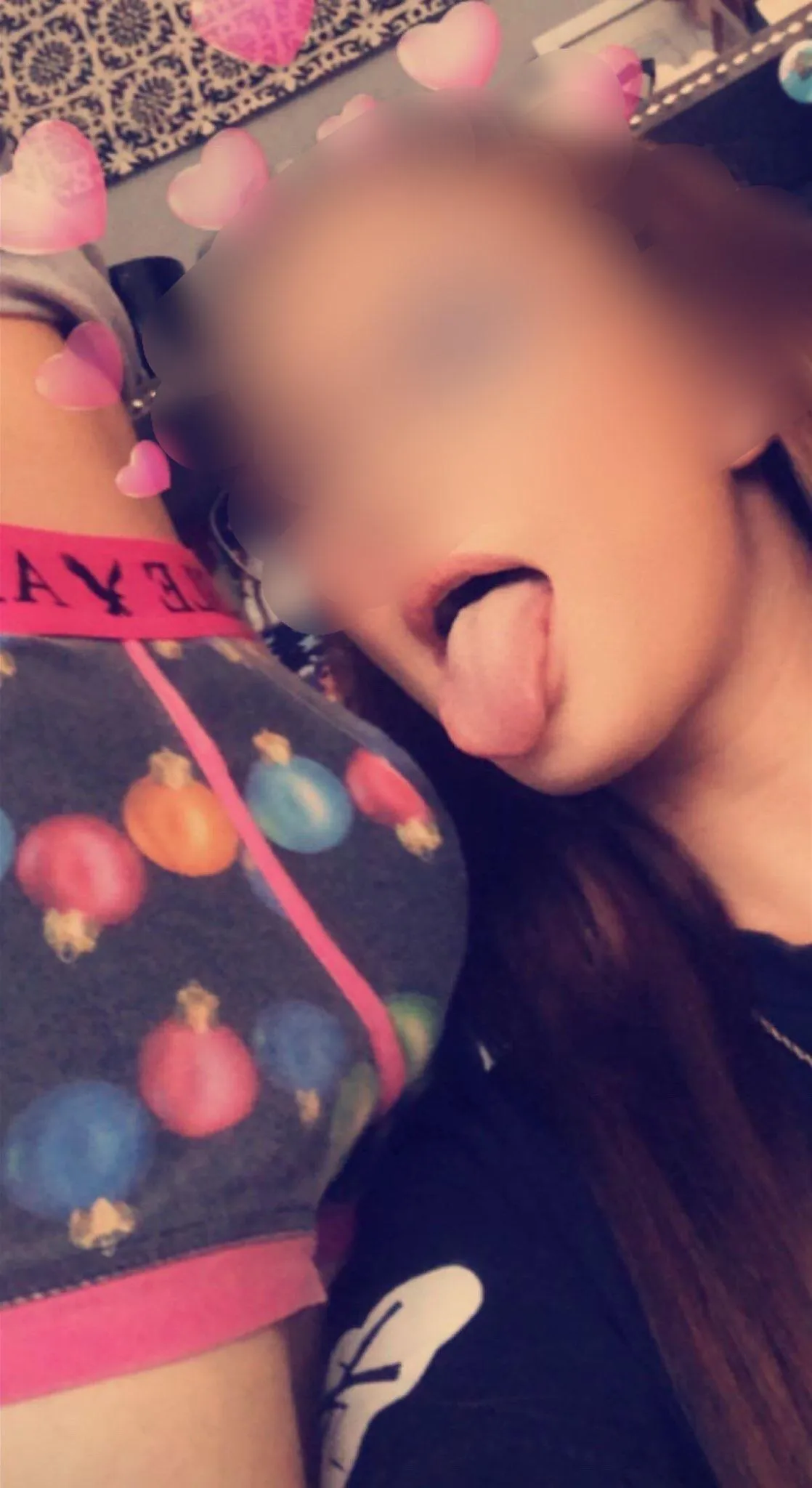 My girlfriend still has nudes of her and my friend (her ex) on her phone..