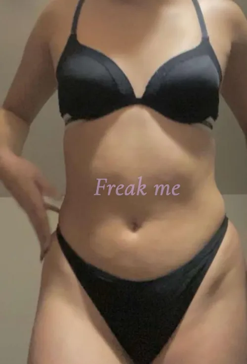 18 Latina - Wanna meet a rich hot man that can spoil me