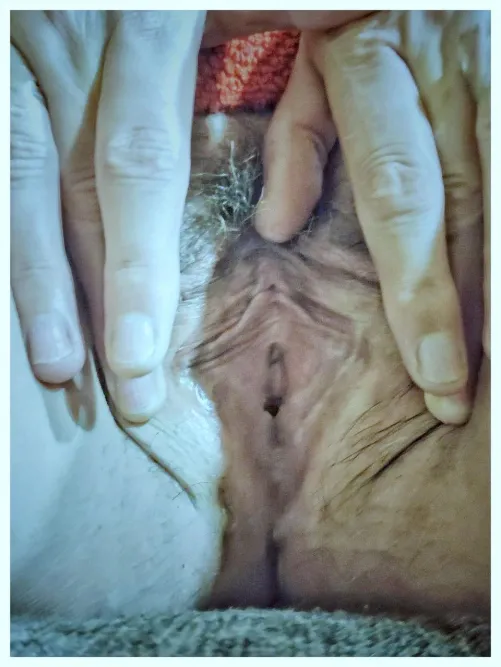 A 50+ woman's pussy. Now it's hard to count how many dicks and how much sperm there were.