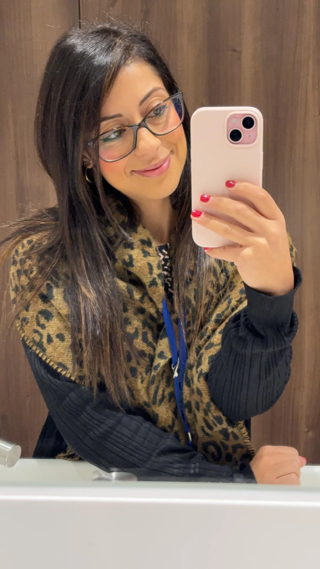 Another day in the office, join me on a bathroom break?