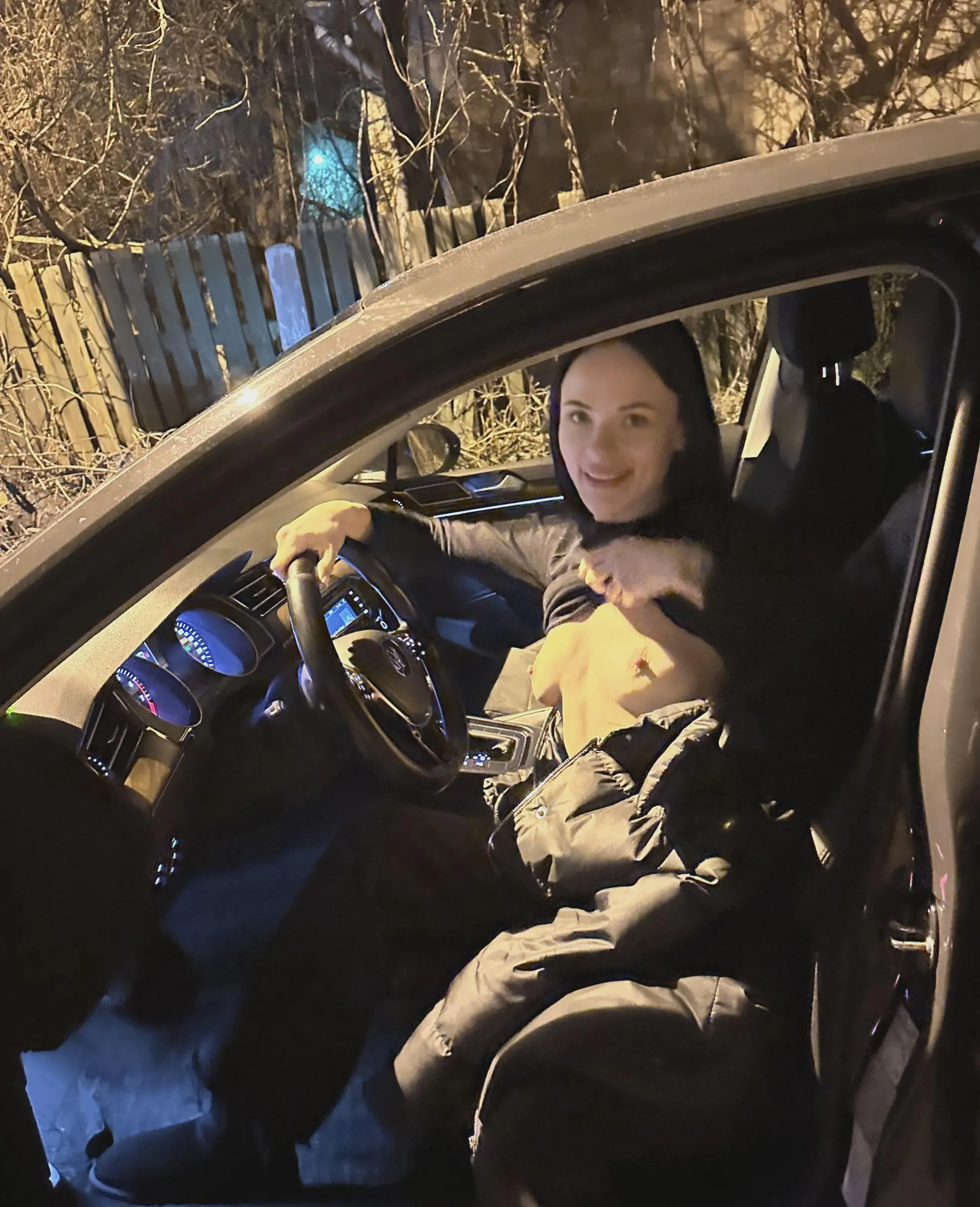 boobs who like to ride in the car naked