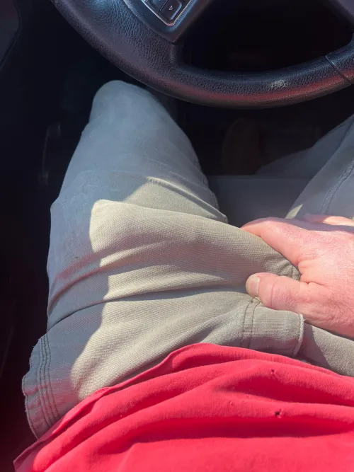 DE Bull looking for his next hotwife