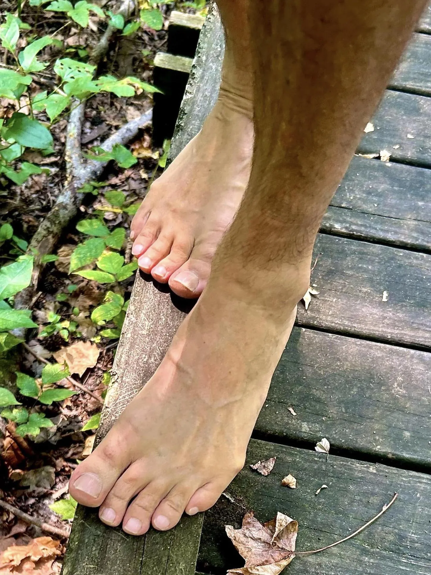 Do you like a barefoot boy? I love bare feet and going barefoot!