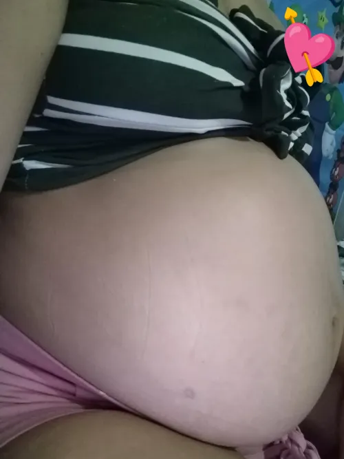 Eight months pregnant and moving a lot, my belly is very big