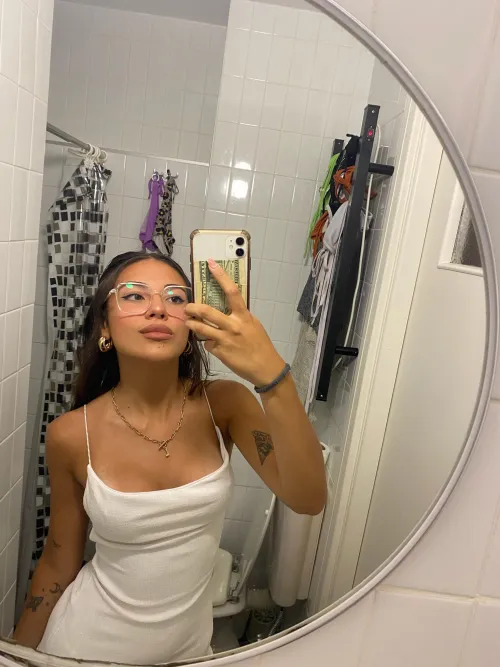 Felt so sexy and beautiful in this pic