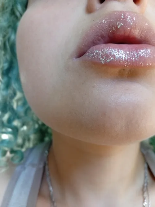 My natural lips today have a beautiful shine to conquer Very close