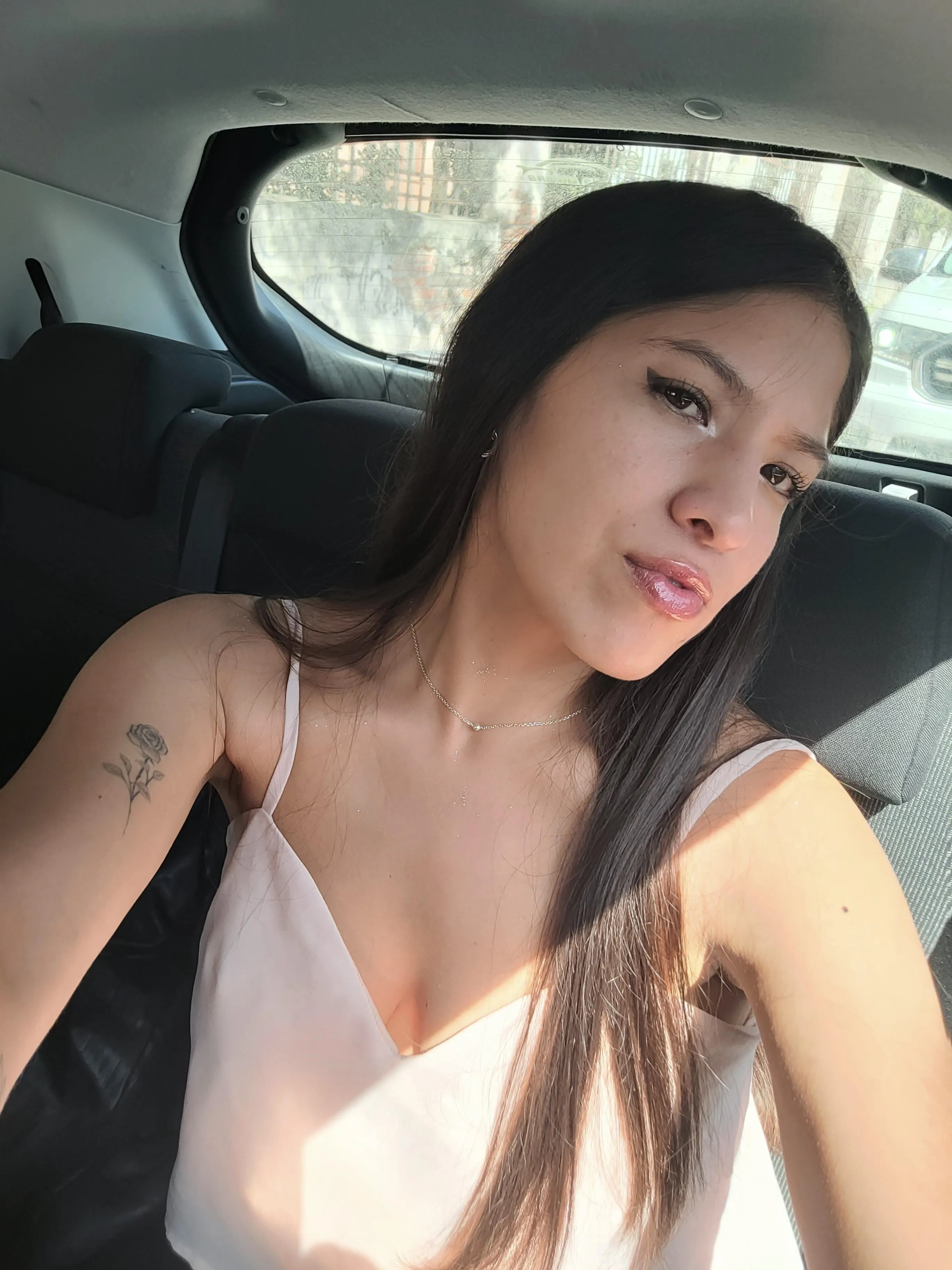 My pretty face sucks very well