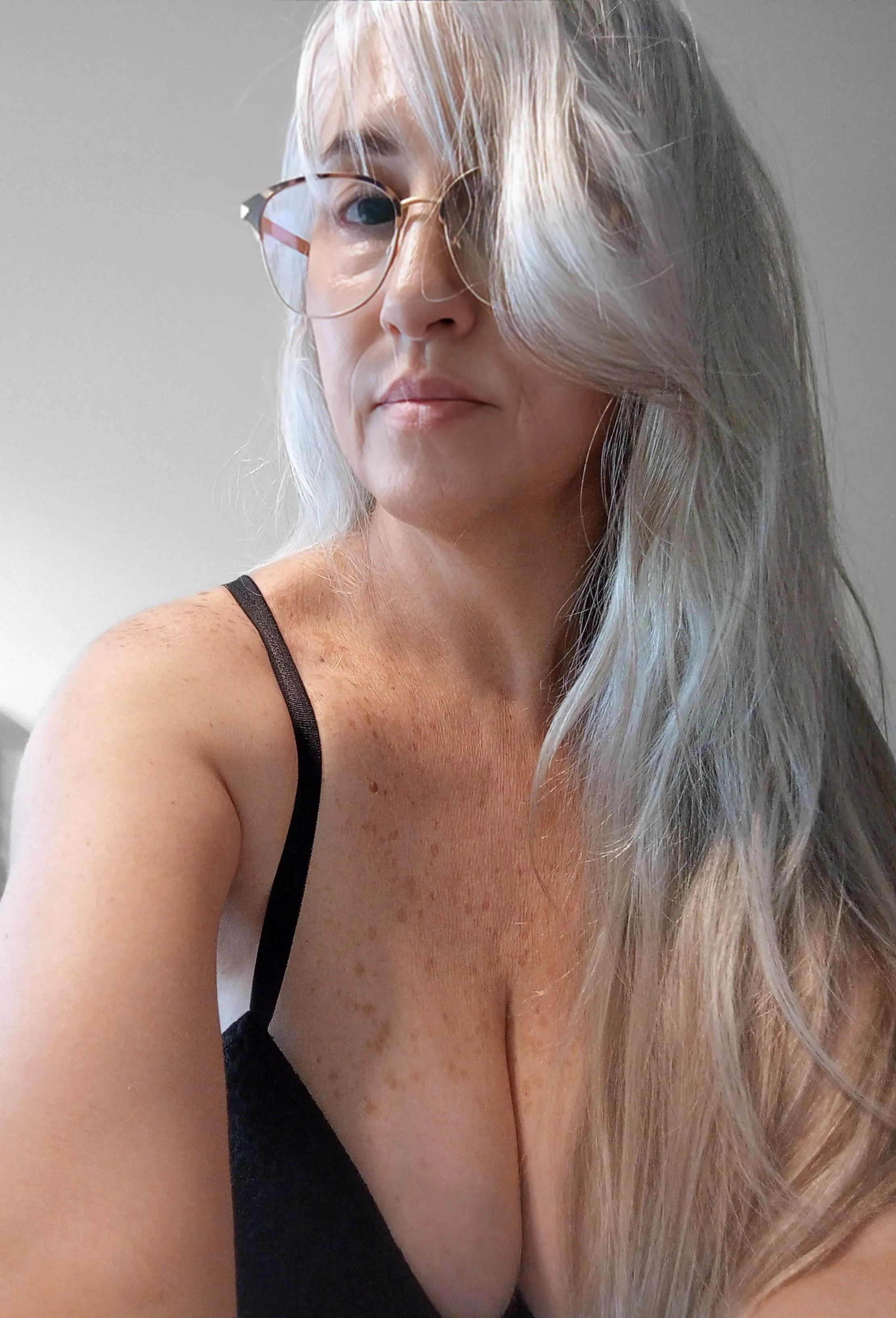 Quiero que me las aprietes, chupes, succiones, juegues con ellas, dale