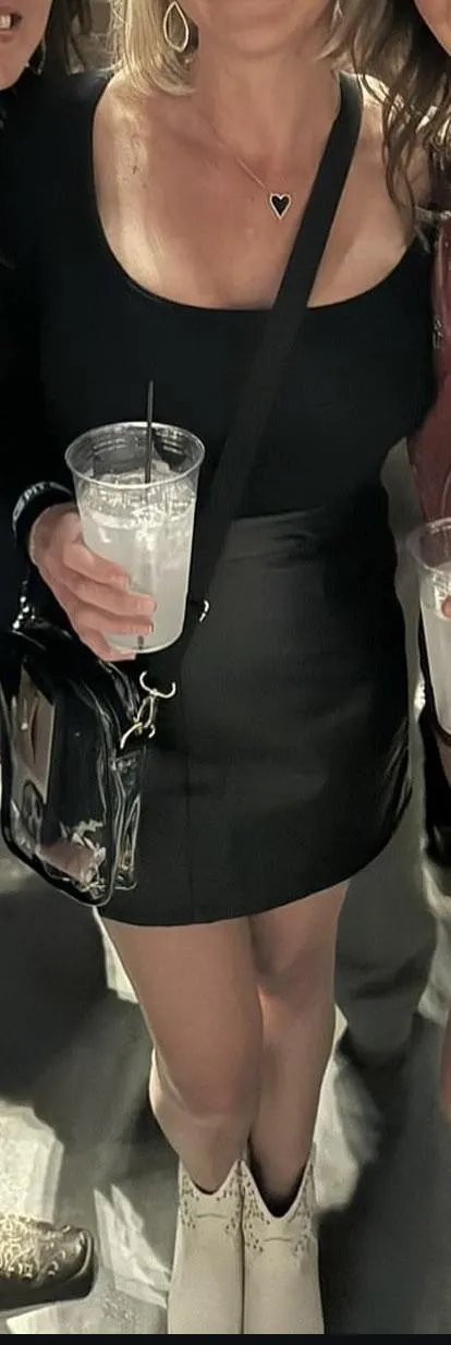 Rapid City / South Dakota / Black Hills / Initials AR / Blonde Hair / Big Fake Tits / 40’s / 2010 - Present