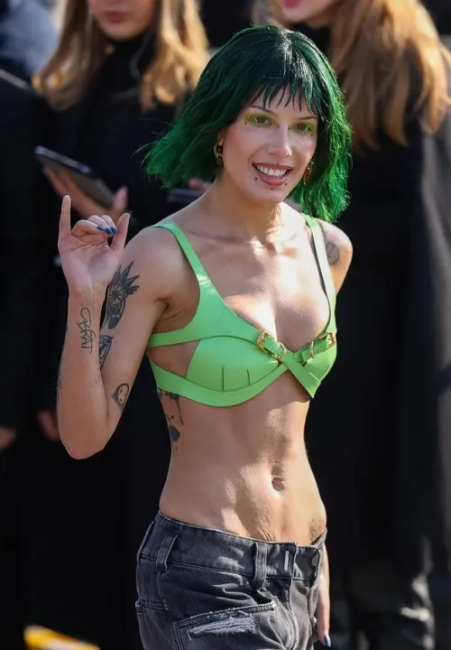 She looks like a bodybuilder 