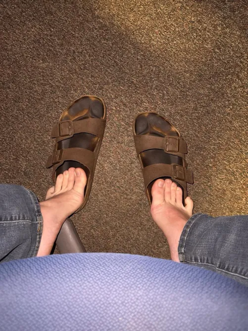 Sniff the toe prints