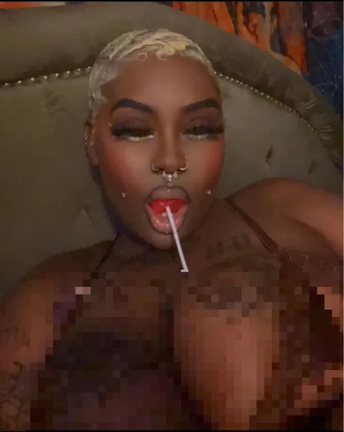 The sun better not be the only thing shining this afternoon. My account better be too.