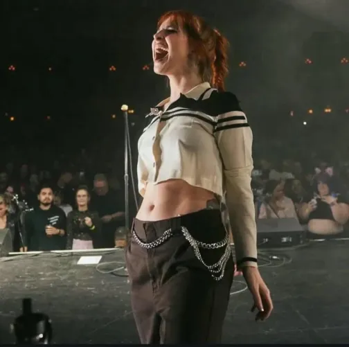 This pic is new to me and soo hot!