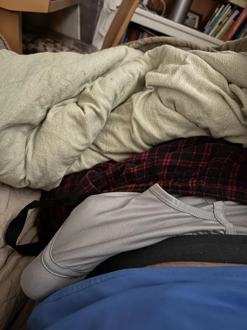 Tuesday morning tote[m] pole