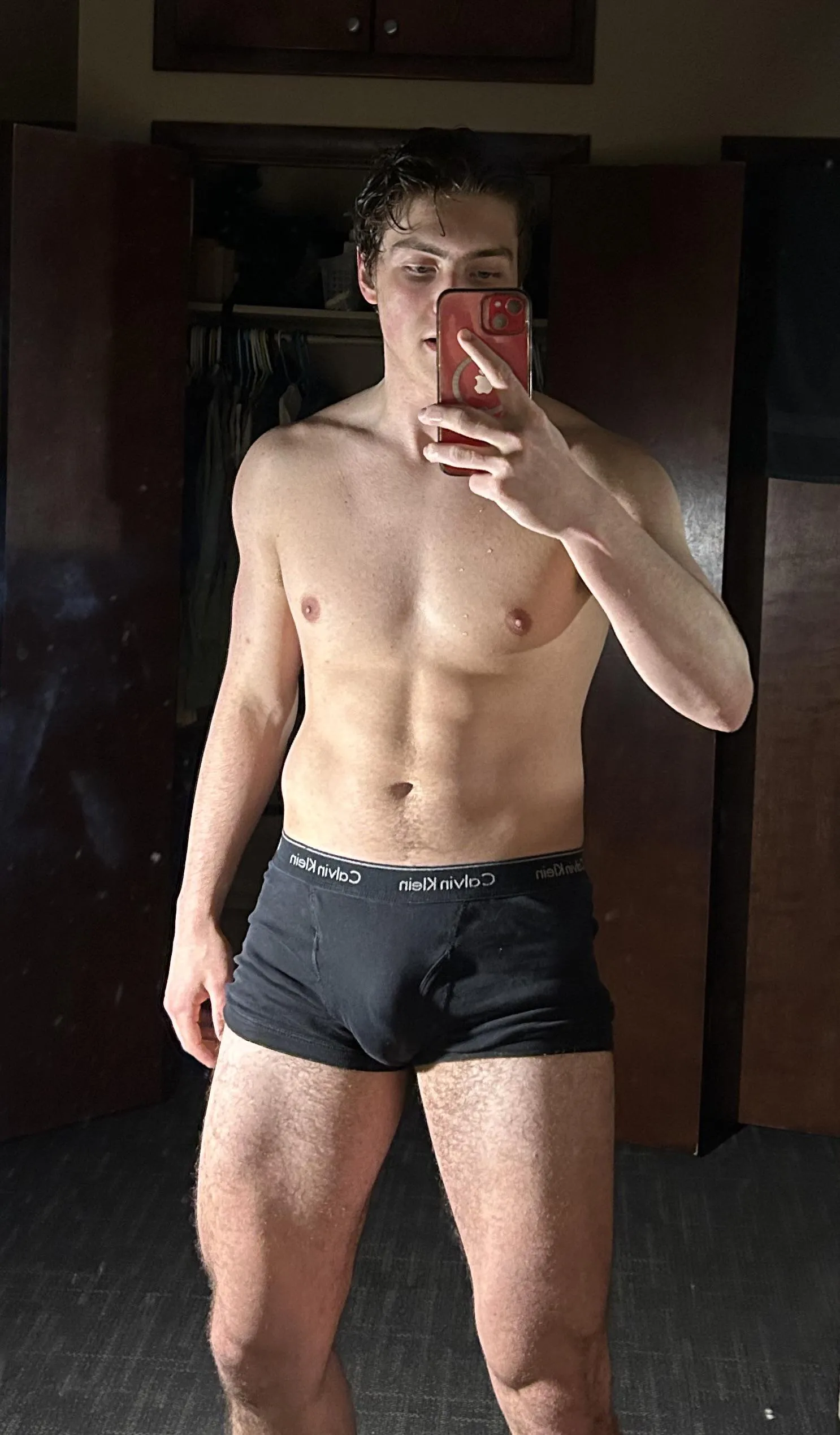 18 Straight wanna room together