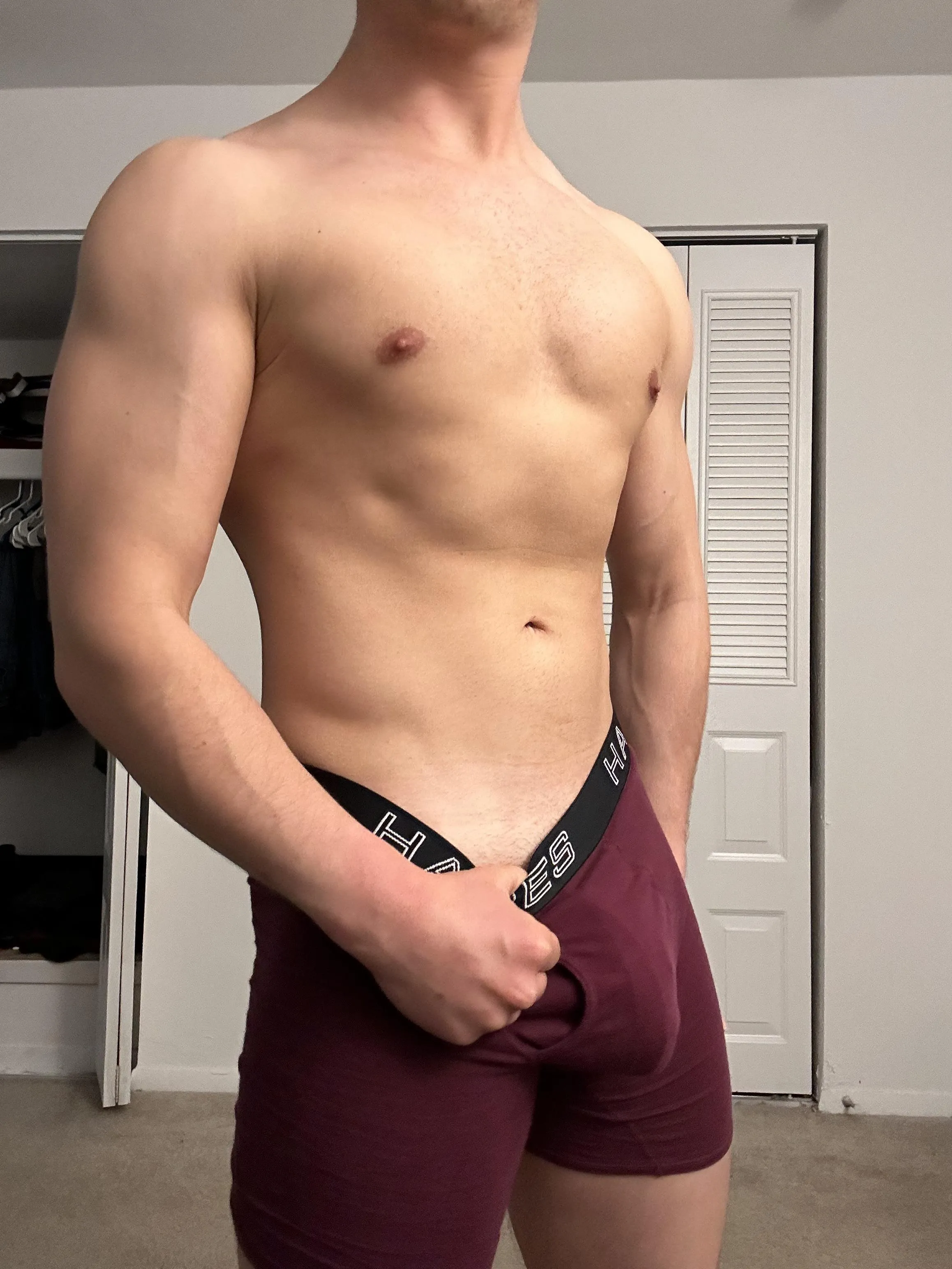 28 [M4F/T] Gonna be in Raleigh the 22nd, would love to meet up for some drinks or hot tub fun