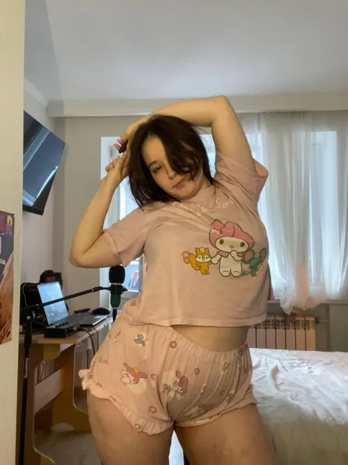 Chubby and horny f18