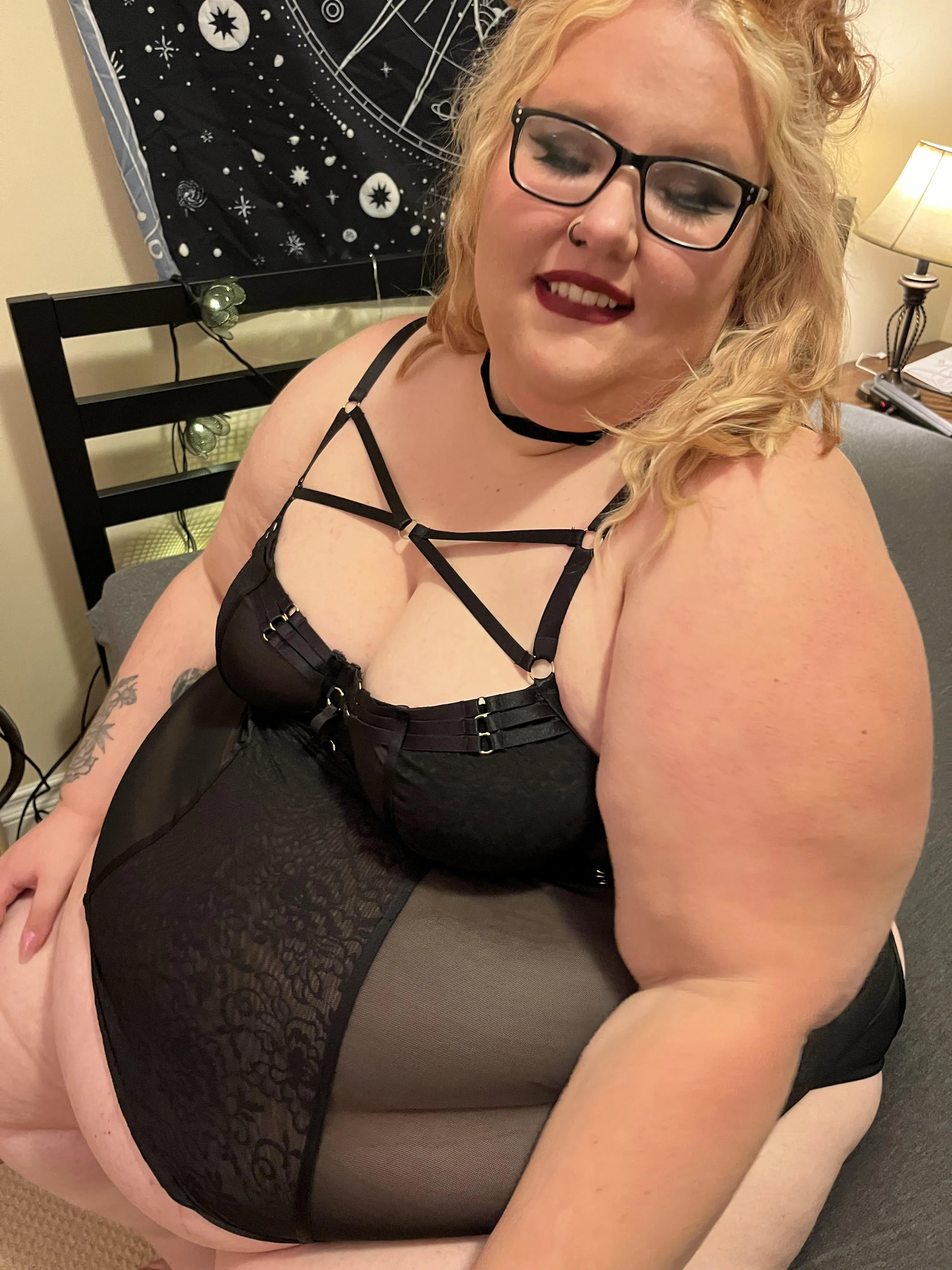 Do you like how I look in this? 🥰