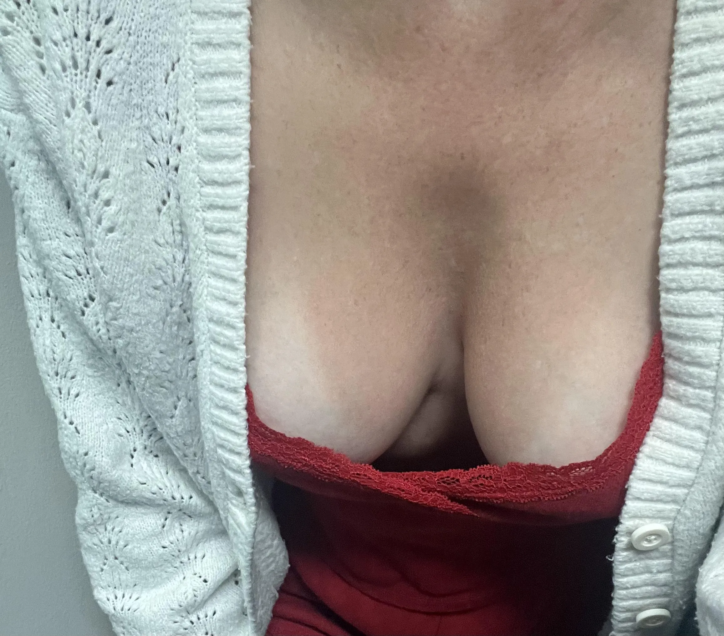 How do we feel about tan lines?🥰