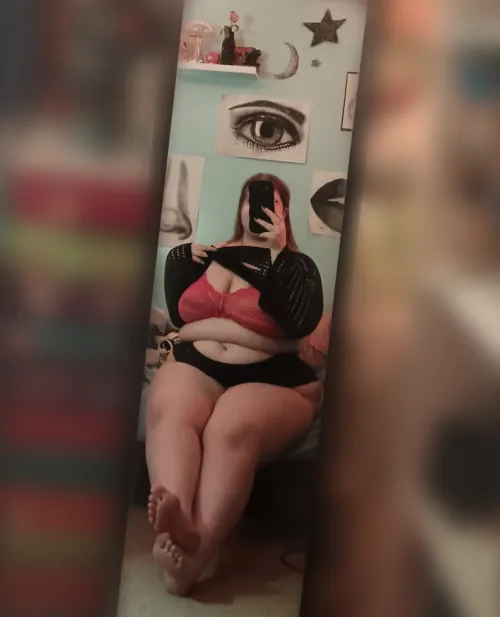 I love being a BBW. every curve commands your attention and you give in always. you wouldn't be here if you didn't have a strong obsession with BBWs and soft curves.