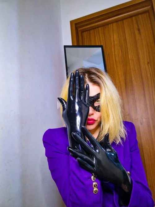 I wanna read porn books with you..