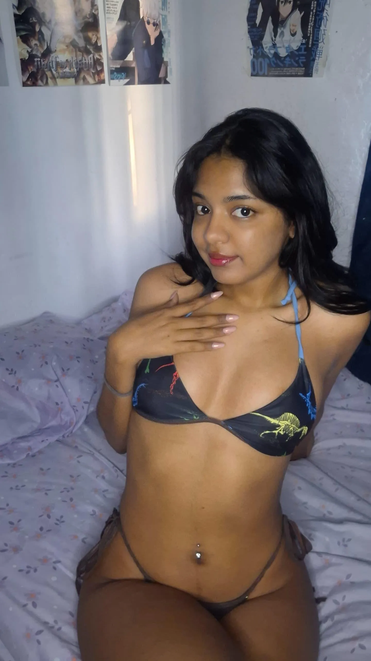 I'm very naughty, I need someone to help me play