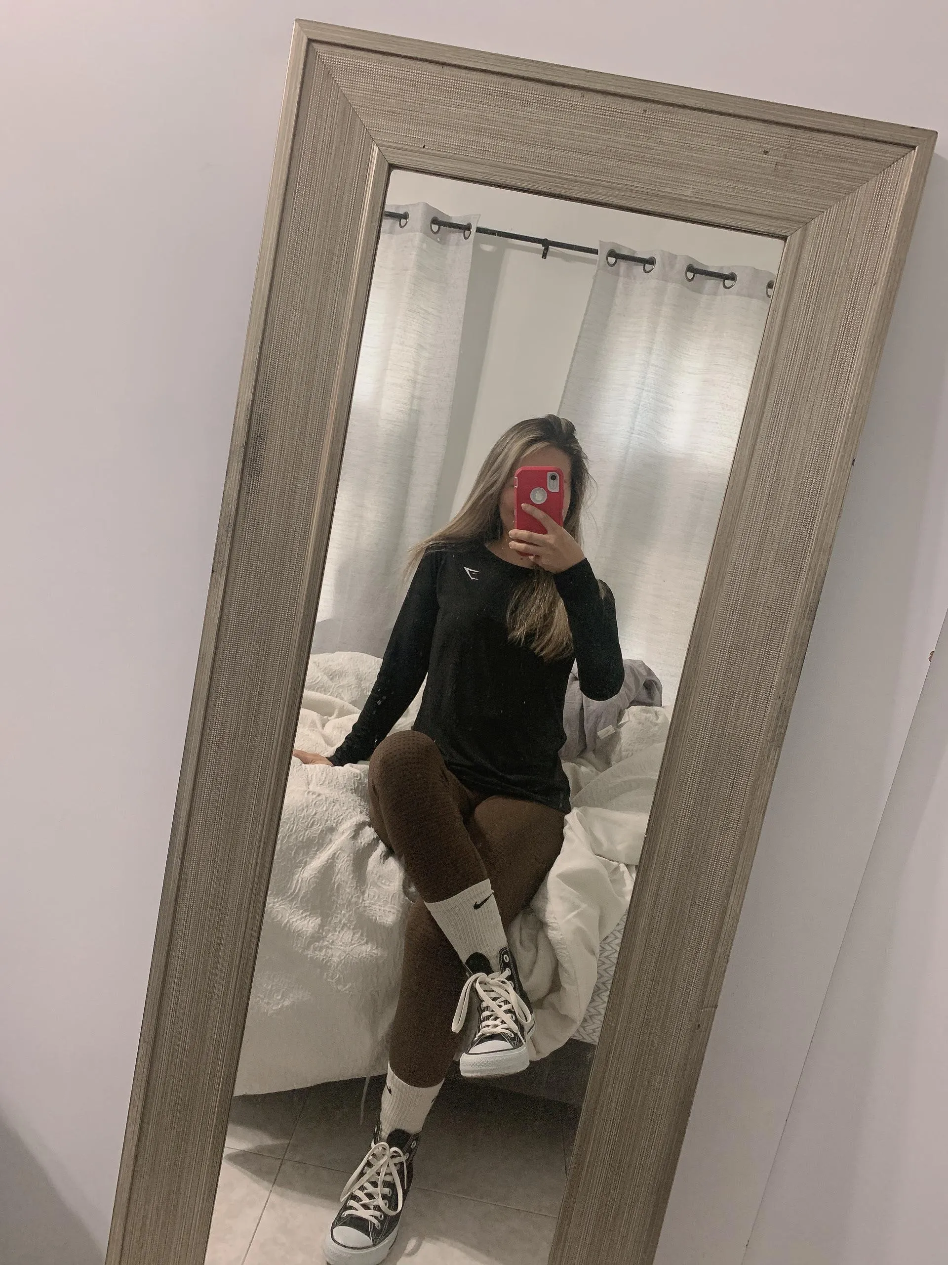 Japanese gym girl in gymshark black sleeves and leggings , cute ?