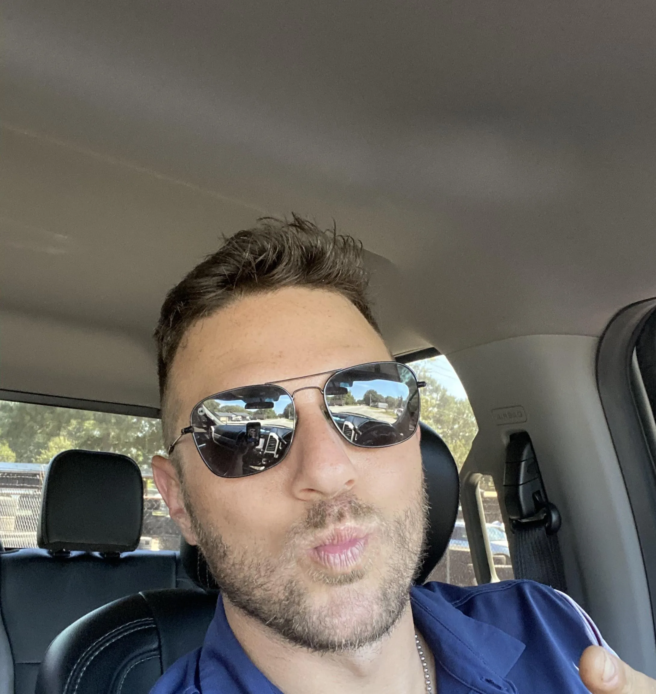 Looking for sexy couples! Cute and smooth shaven from neck down. Freak in the sheets ;)