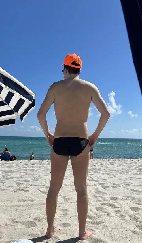 Miami Beach speedo !!