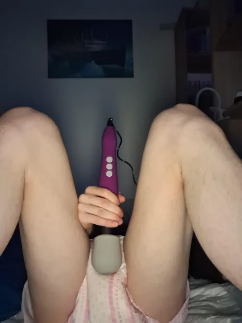 Nothing better than waking up in a full diaper and having fun before getting changed 😊