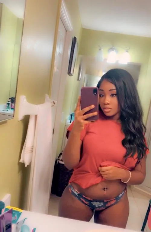 seductive & submissive ebony looking for a real one 🤎