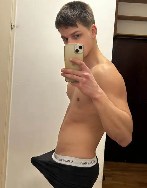 (20)How do I look in that underwear?