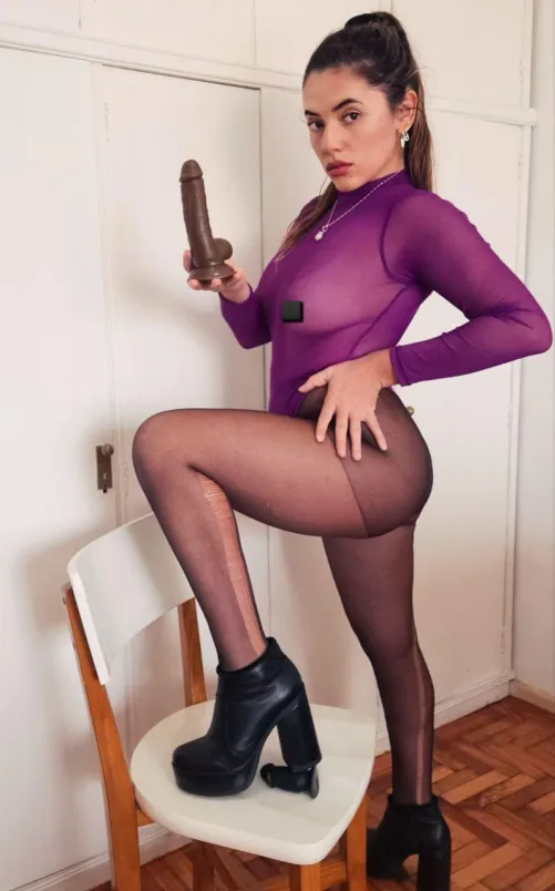 Can I crush you in these shoes 👿