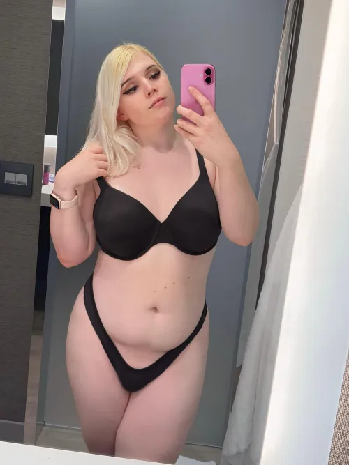 Do i turn you on 🙈